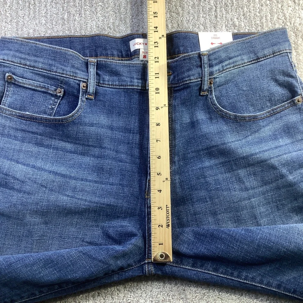 Lucky Brand 223 Straight Leg Mens Jeans Medium Wash Denim 36 x 30 NWT